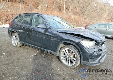 2015 BMW X1 xDrive28I z USA, uszkodzony, nr VIN WBAVL1C5XFVY30231